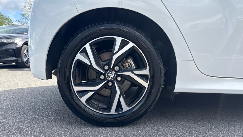 Toyota Yaris 1.5 Hybrid Design 5dr CVT Hybrid Hatchback